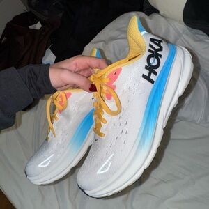 Women’s Hoka Clifton 9’s Size 7